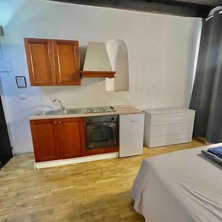 Low-Cost Teatro Romano Apartment Verona Ngoại thất bức ảnh